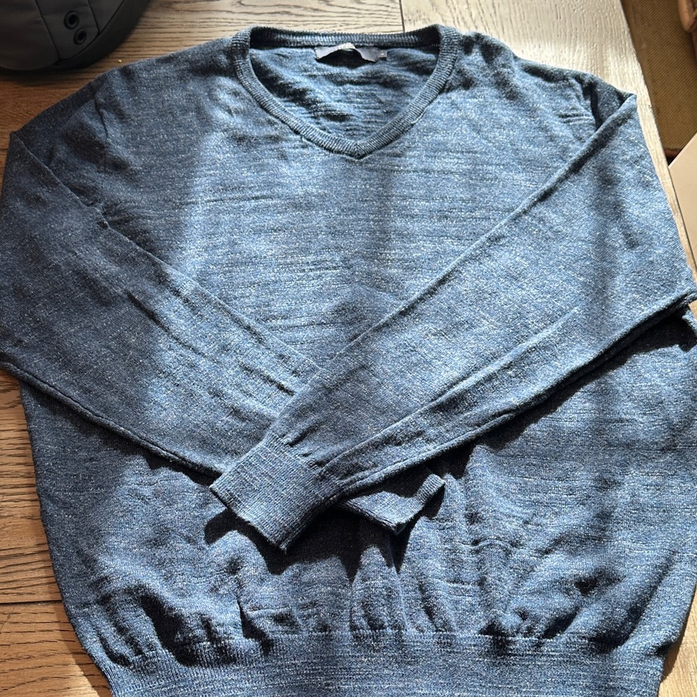 J. Crew Men's 100% Cotton V-Neck Sweater - Deep Blue -Size Large - Picture 9 of 9